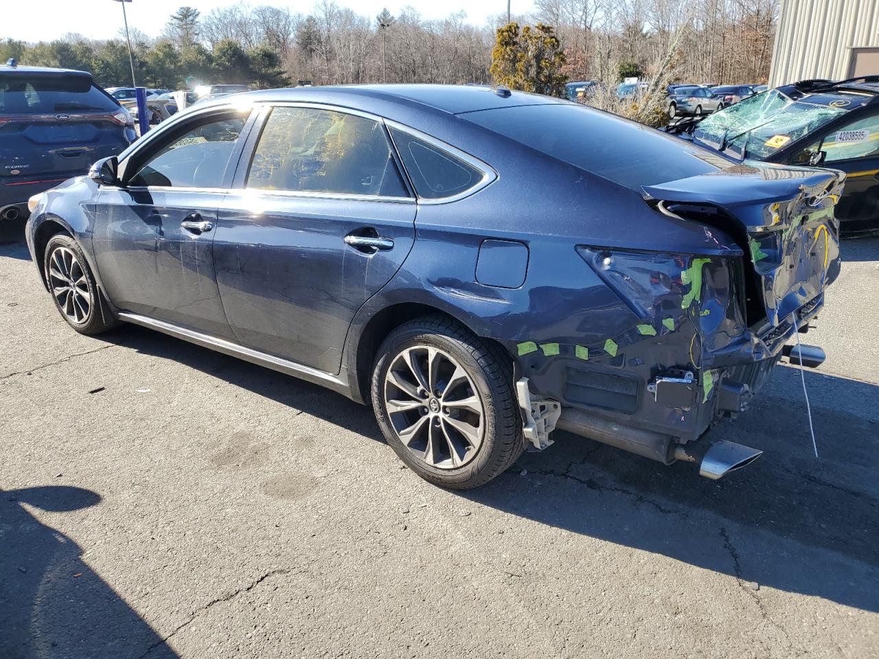 2017 Toyota Avalon - Image 2