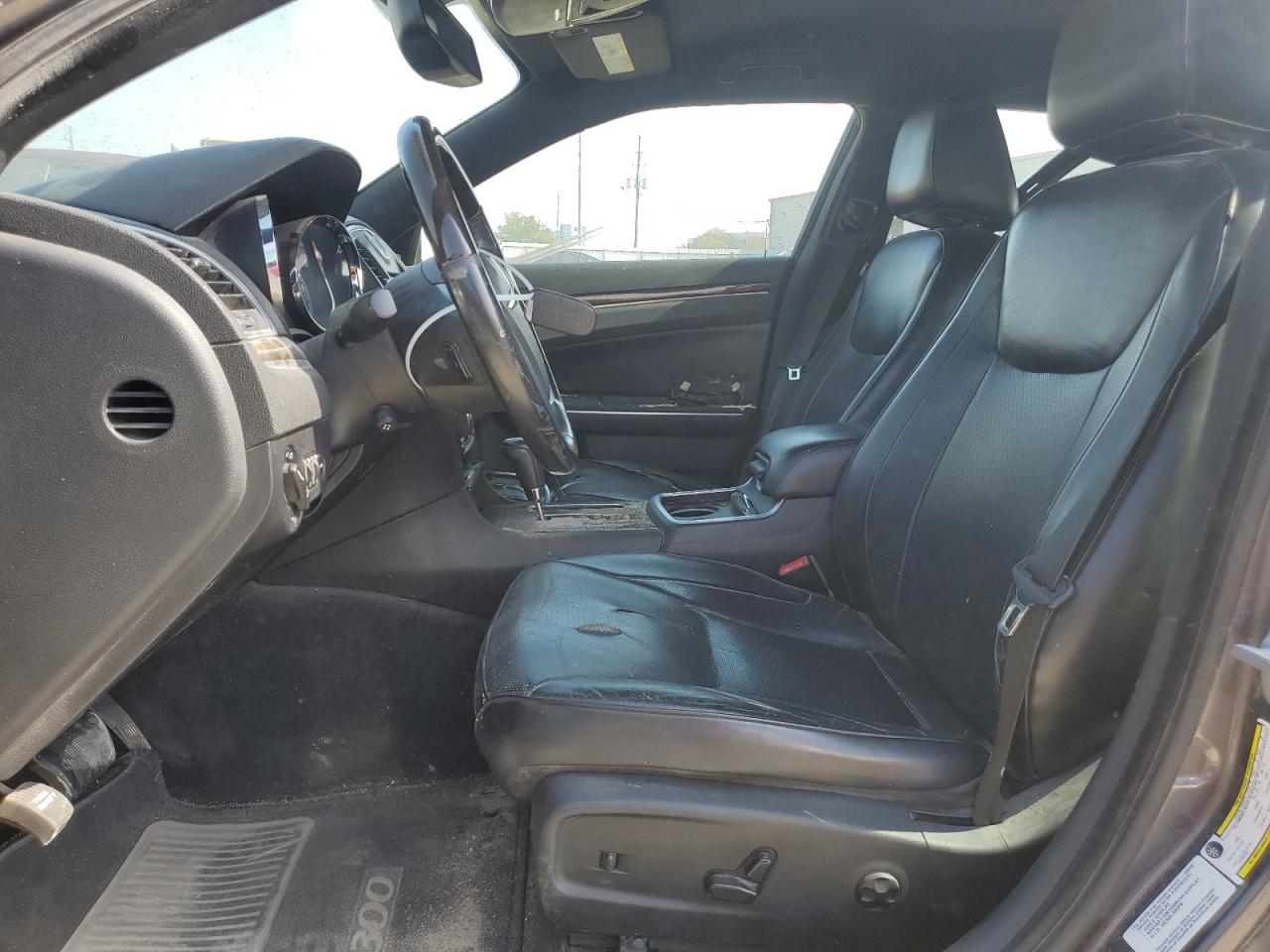 2013 Chrysler 300 - Image 7