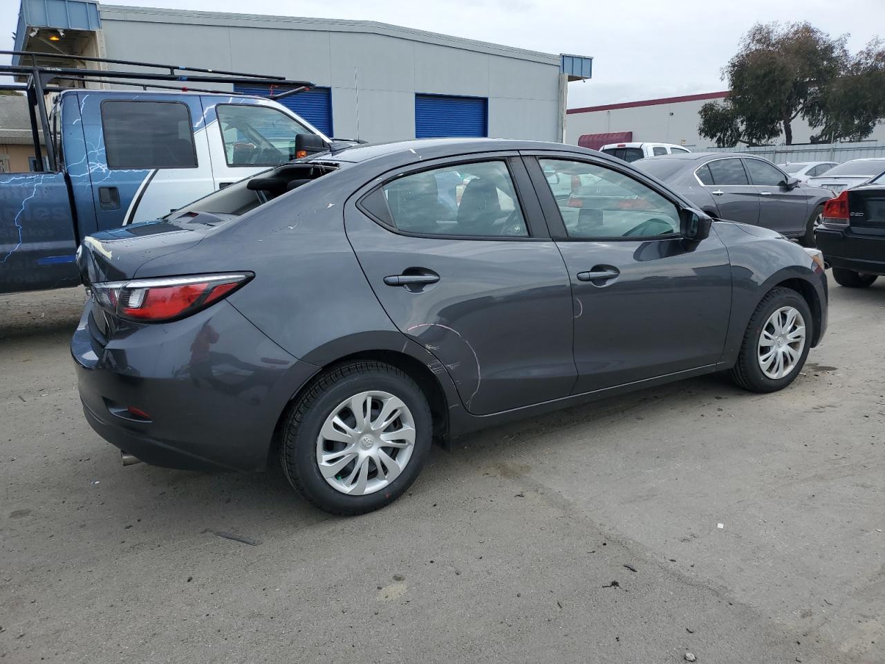 2019 Toyota Yaris - Image 3
