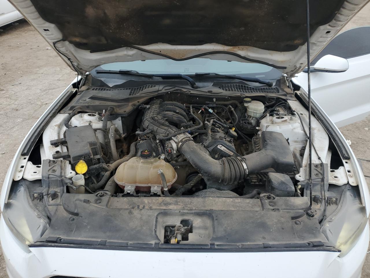 2015 Ford Mustang - Image 12