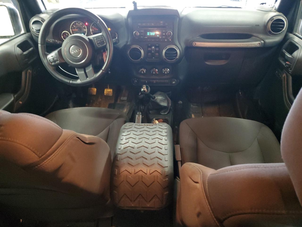 2016 Jeep Wrangler - Image 8