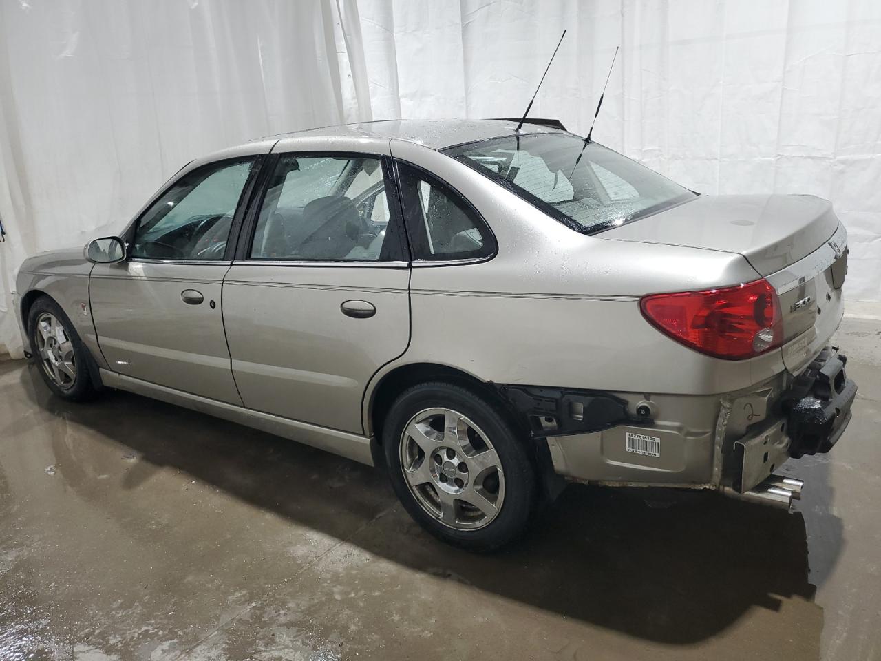 2003 Saturn LW - Image 2