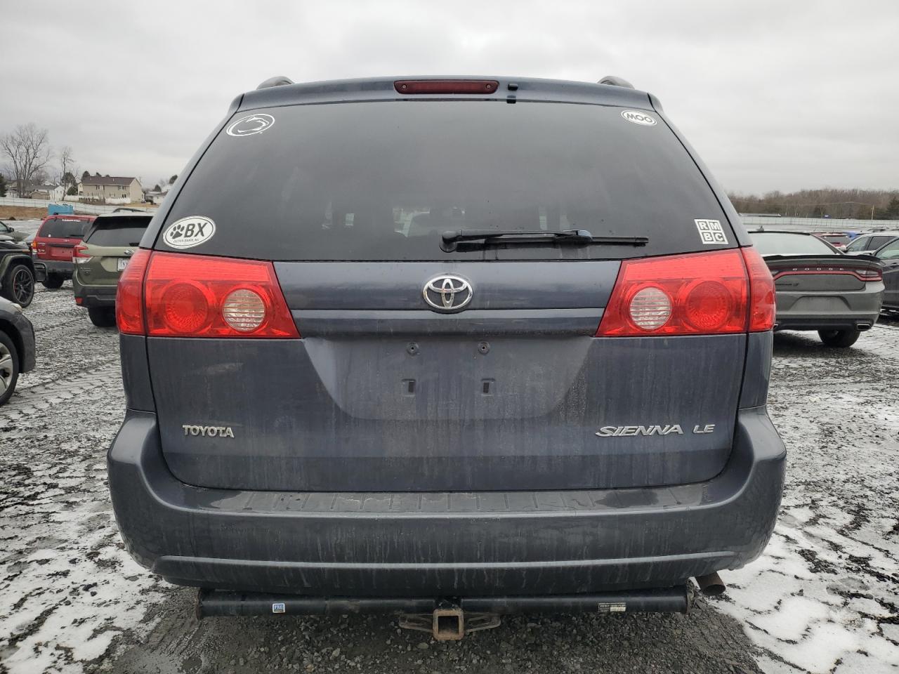 2009 Toyota Sienna - Image 7