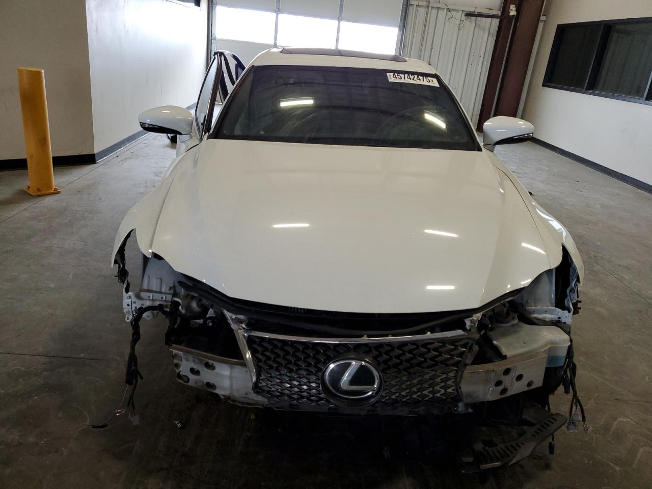 2015 Lexus IS - Image 5