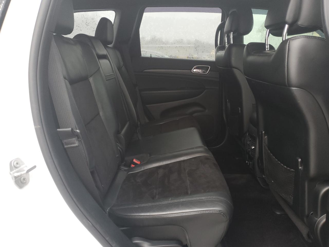 2017 Jeep Grand Cherokee - Image 11
