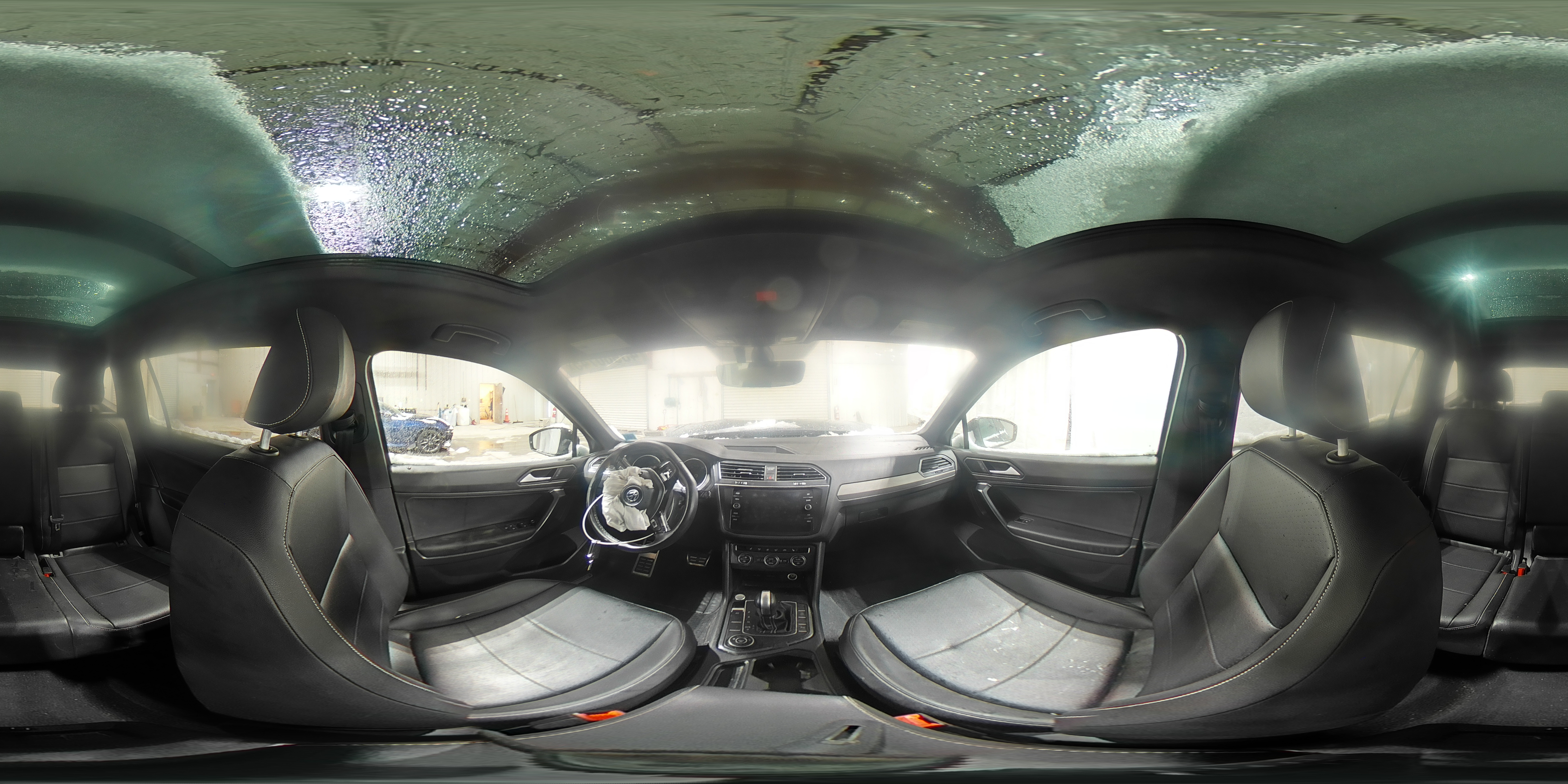 2021 Volkswagen Tiguan - Image 16