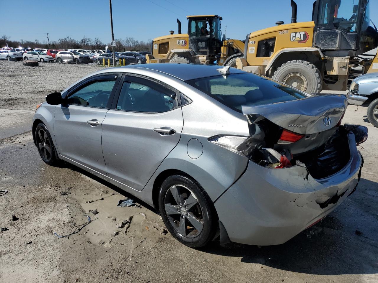 2013 Hyundai Elantra - Image 2