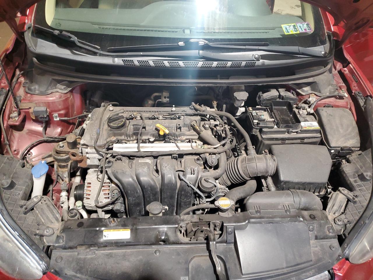 2013 Hyundai Elantra - Image 12