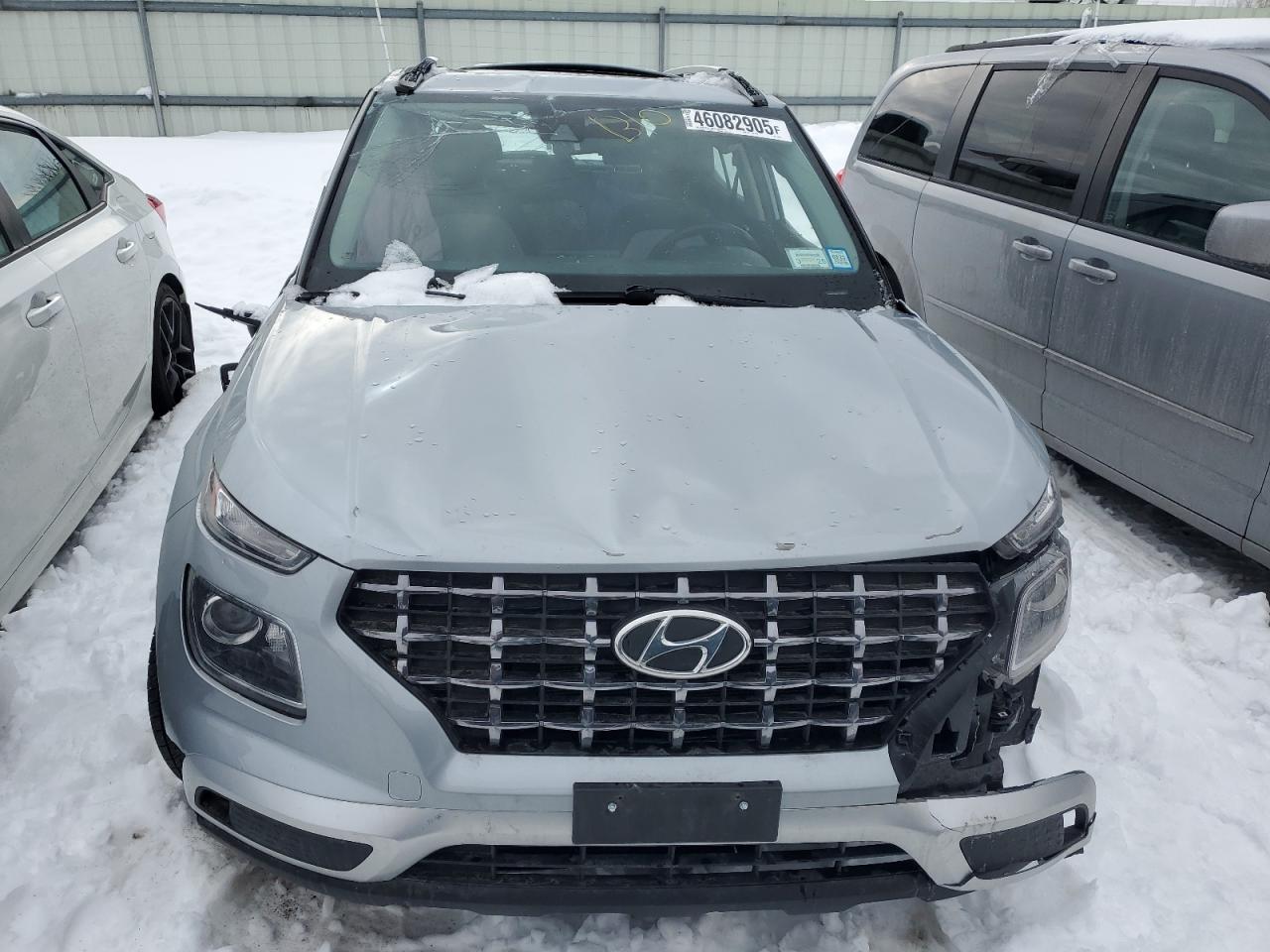 2022 Hyundai Venue - Image 5