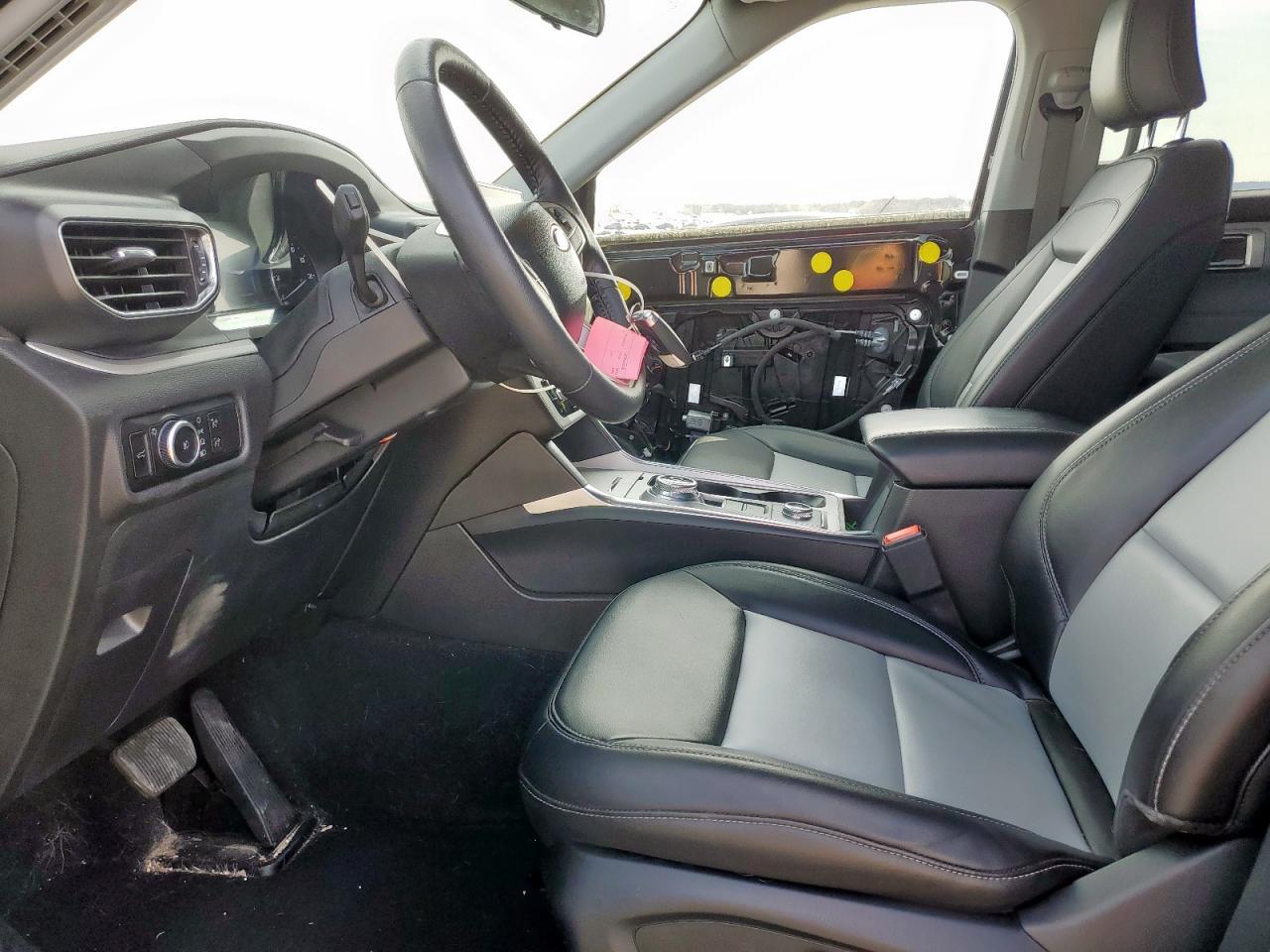 2023 Ford Explorer - Image 7