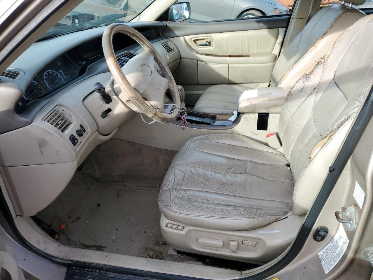 2000 Toyota Avalon - Image 7