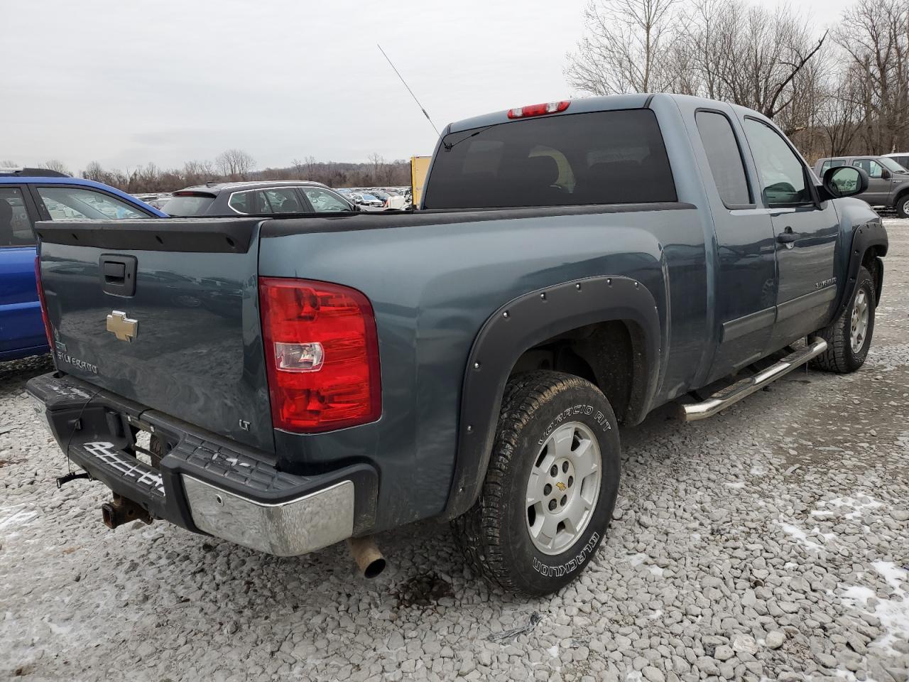 2011 Chevrolet Silverado - Image 3
