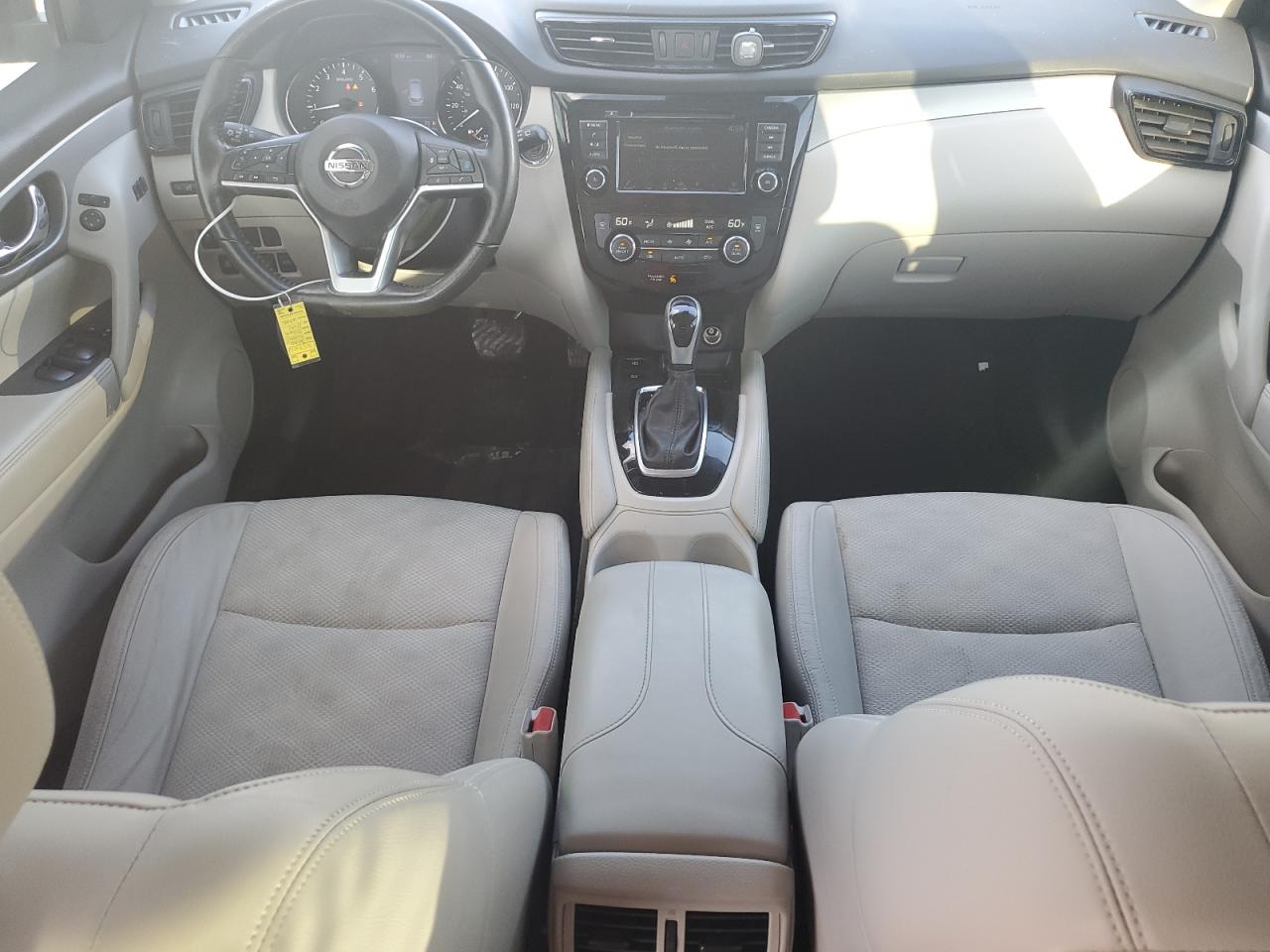 2020 Nissan Rogue - Image 8