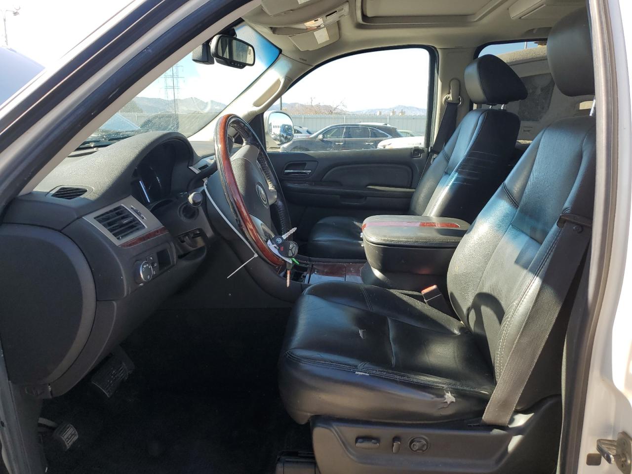 2007 Cadillac Escalade - Image 7