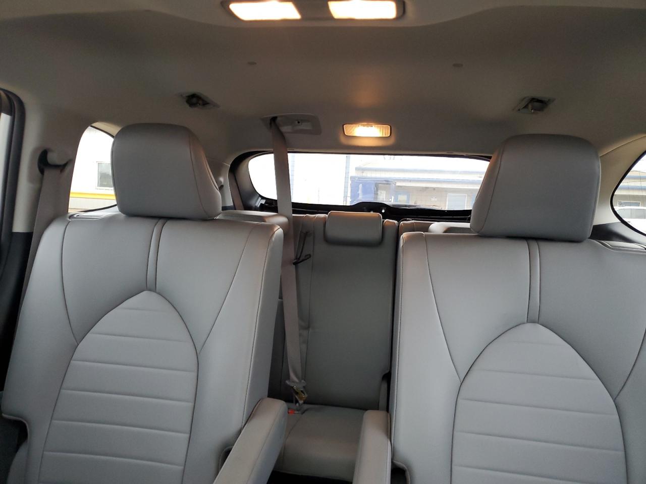 2021 Toyota Highlander - Image 10
