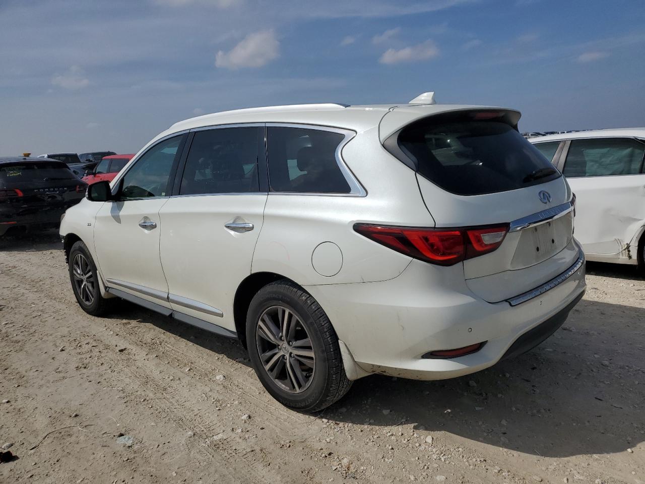 2017 Infiniti QX60 - Image 2