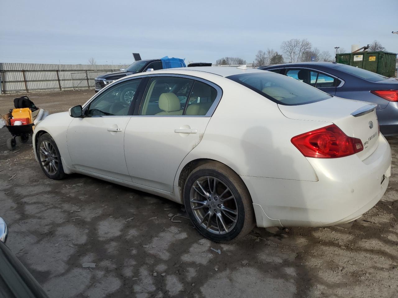 2011 Infiniti G - Image 2