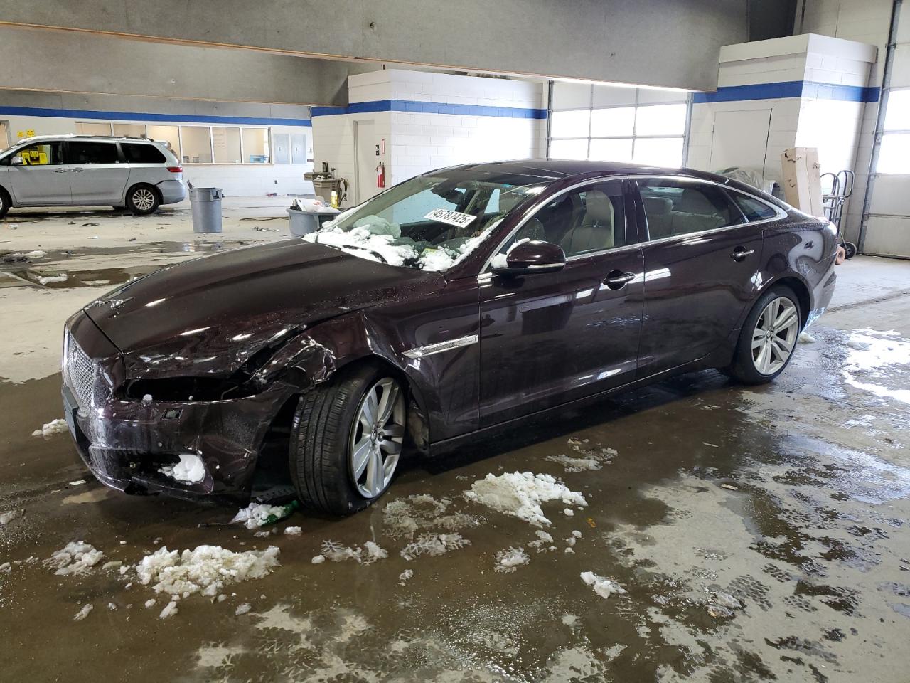 2011 Jaguar XJ - Image 1