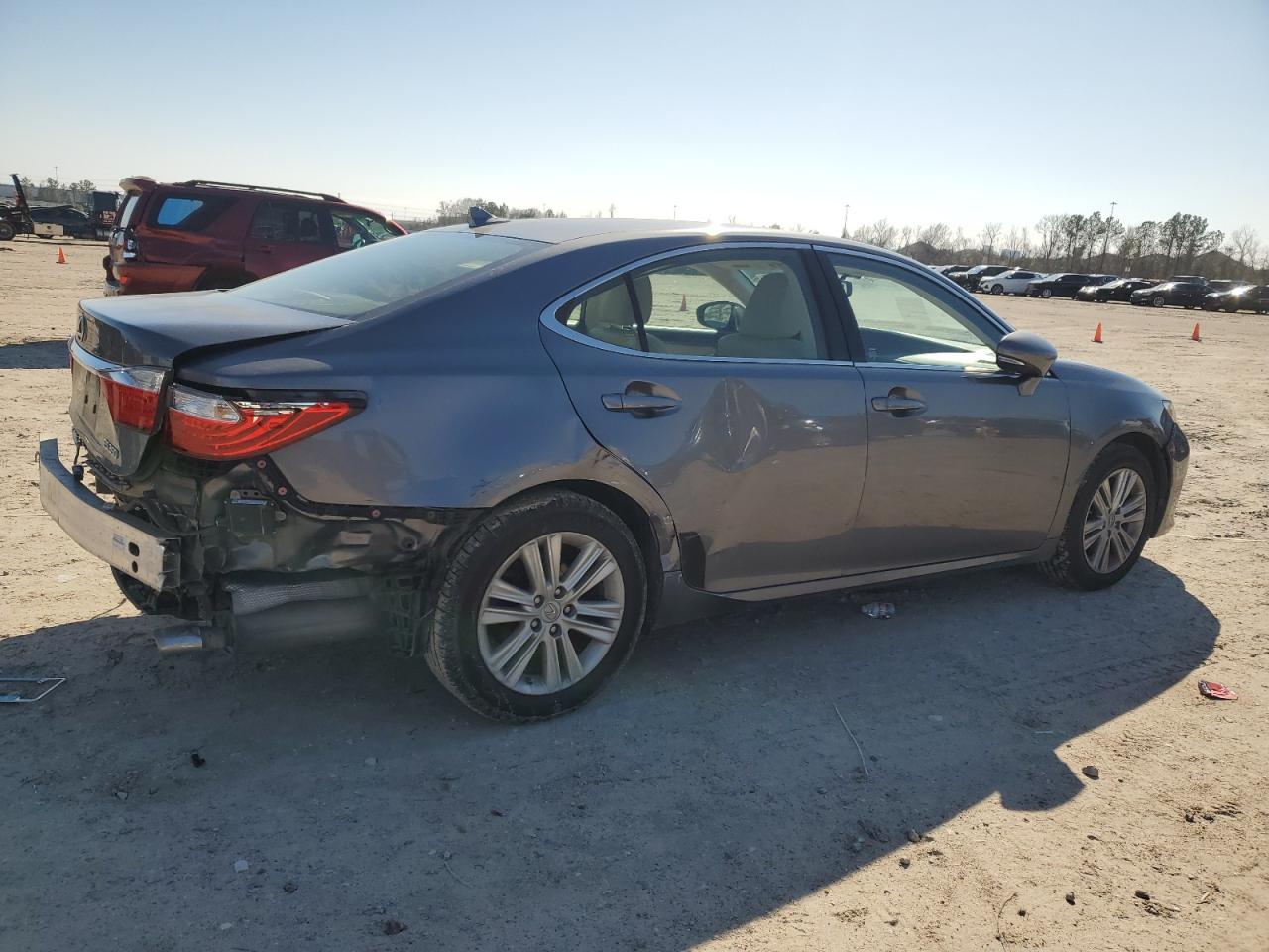 2014 Lexus ES - Image 3