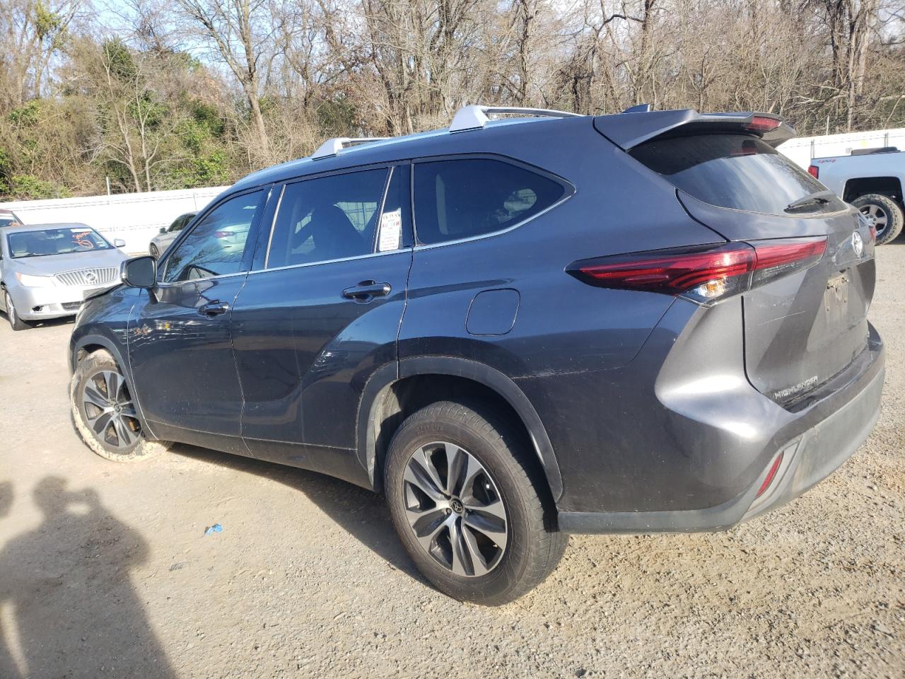 2020 Toyota Highlander - Image 2