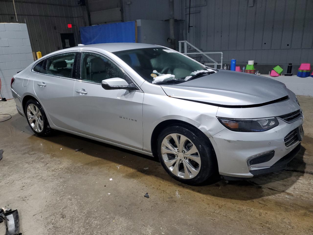 2017 Chevrolet Malibu - Image 4