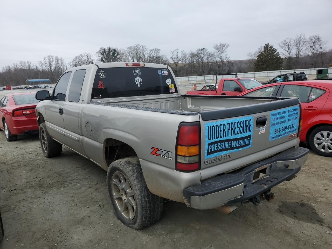 2004 GMC Sierra - Image 2