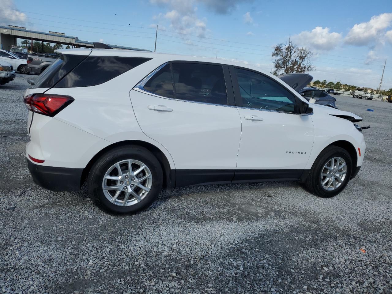 2022 Chevrolet Equinox - Image 3