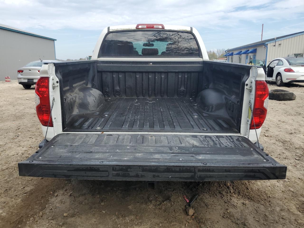 2014 Toyota Tundra - Image 6