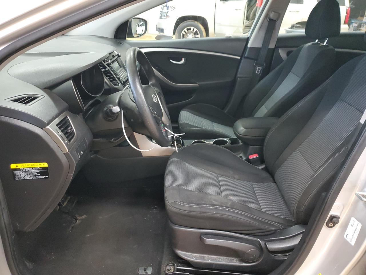 2017 Hyundai Elantra - Image 7