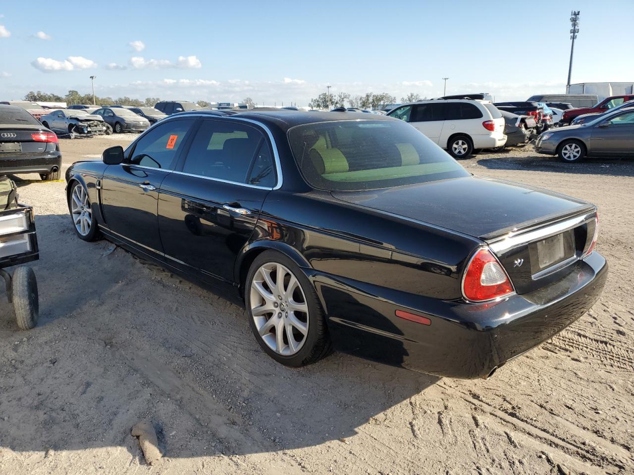 2008 Jaguar XJ - Image 2