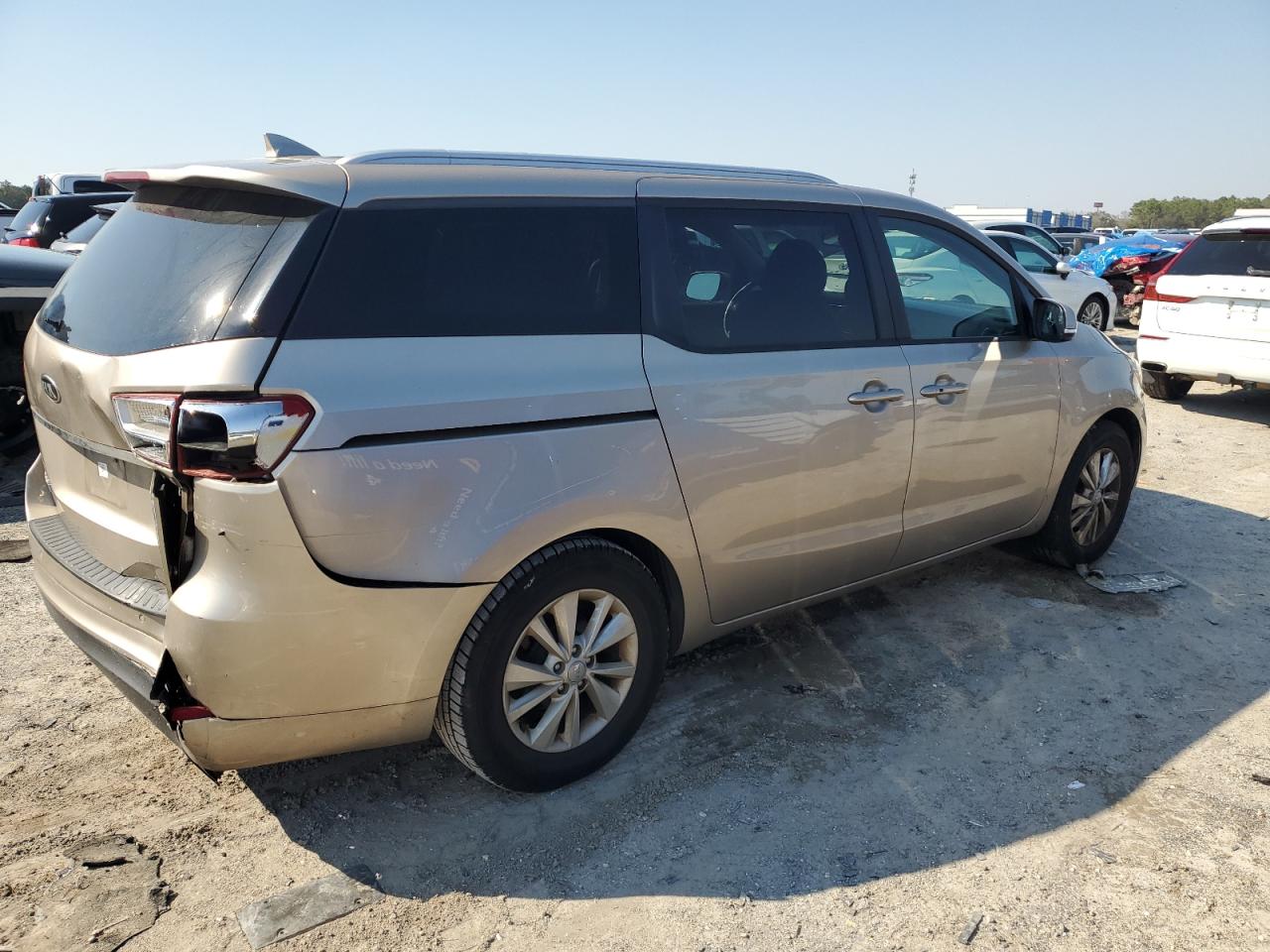 2017 Kia Sedona - Image 3