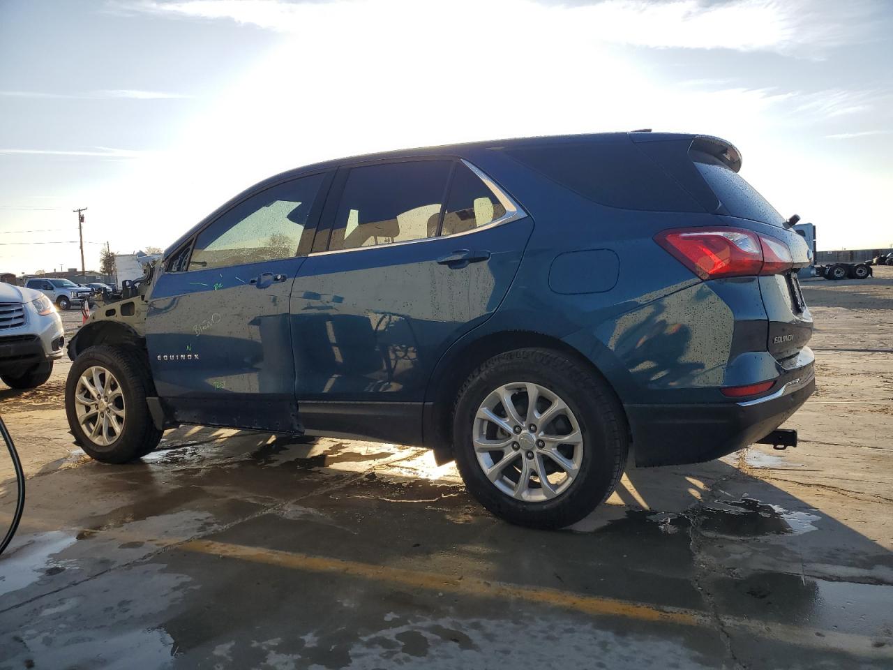 2020 Chevrolet Equinox - Image 2