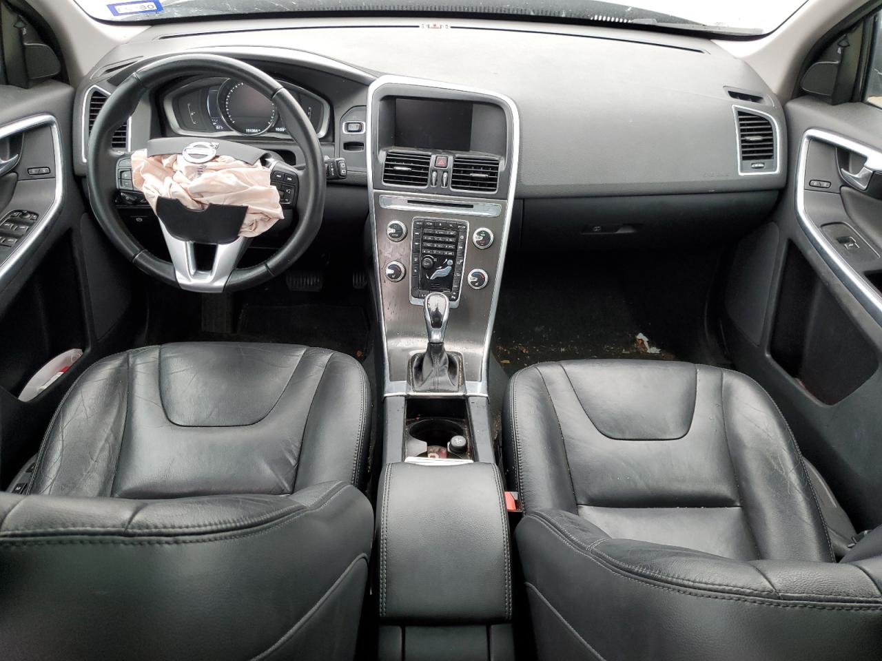 2016 Volvo XC60 - Image 8