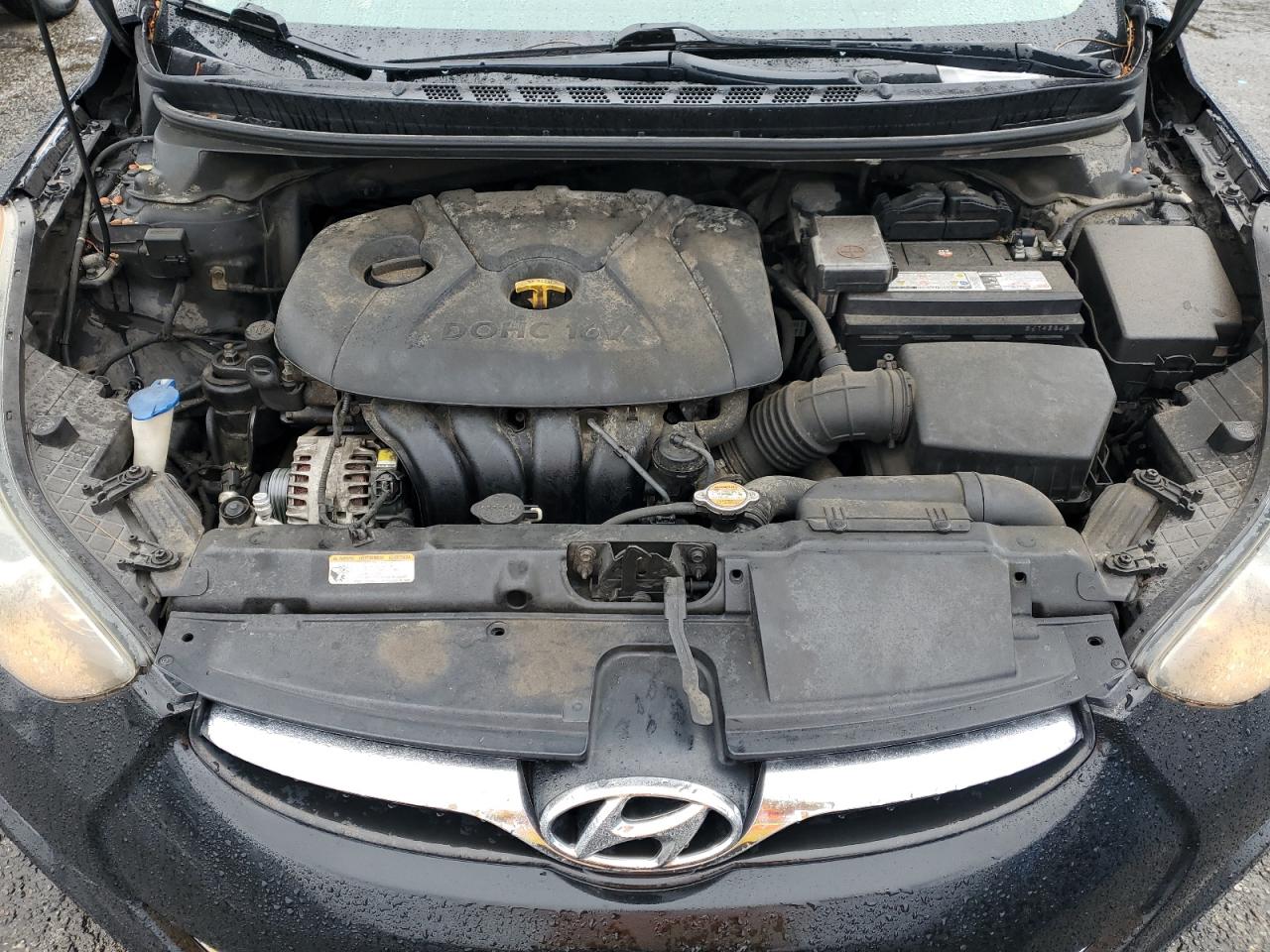 2012 Hyundai Elantra - Image 11
