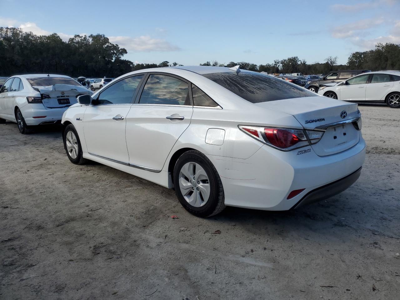 2015 Hyundai Sonata - Image 2