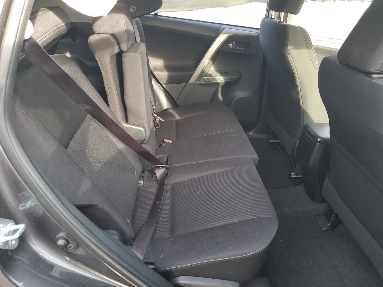 2015 Toyota RAV 4 - Image 10