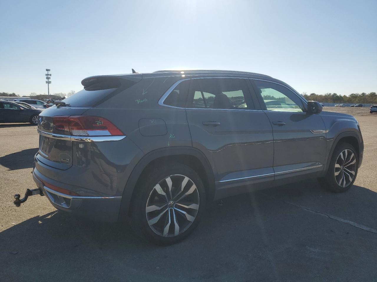 2021 Volkswagen Atlas - Image 3