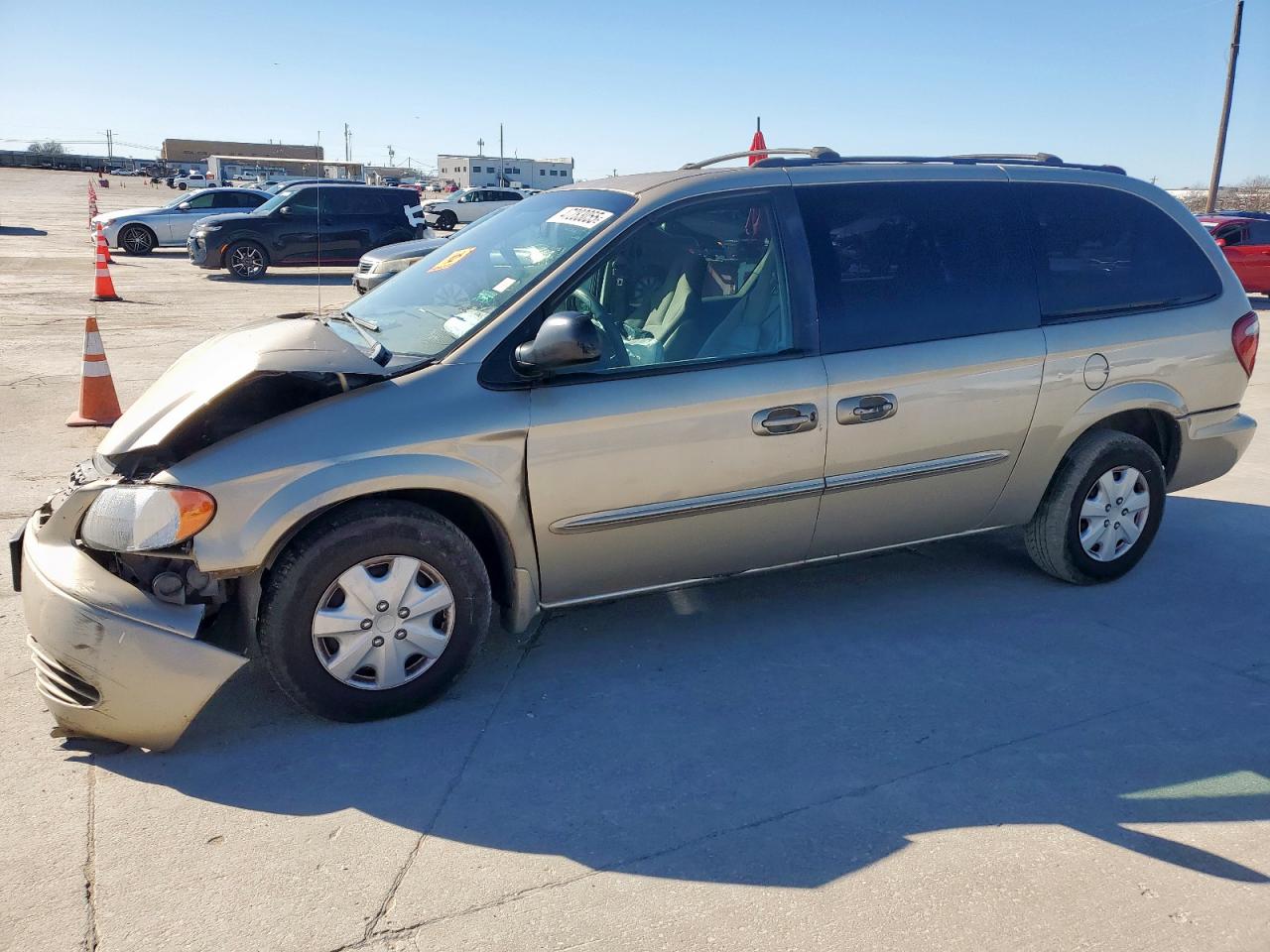 2003 Chrysler Town & Country Lx zu verkaufen in Grand Prairie, TX - Front End
