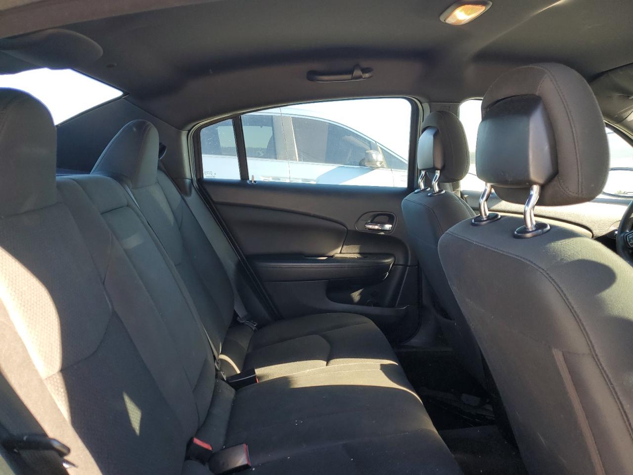 2011 Chrysler 200 - Image 10