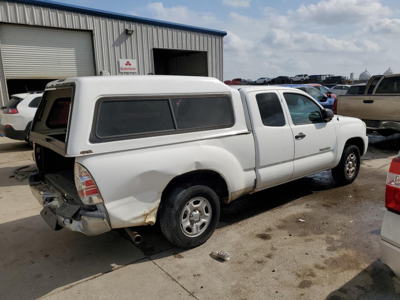2010 Toyota Tacoma - Image 3