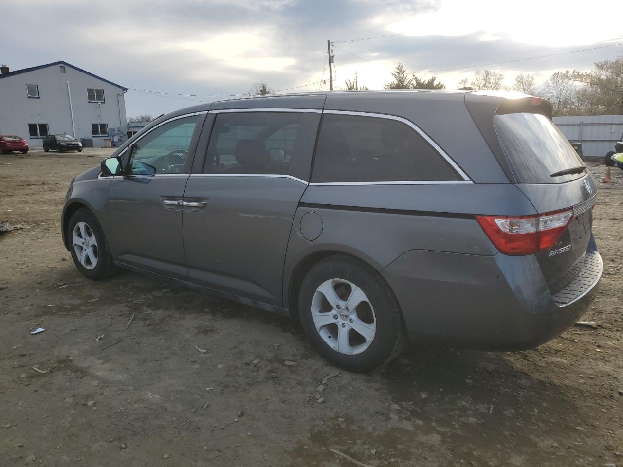 2011 Honda Odyssey - Image 2