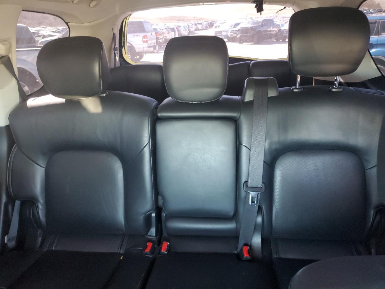 2016 Infiniti QX80 - Image 10