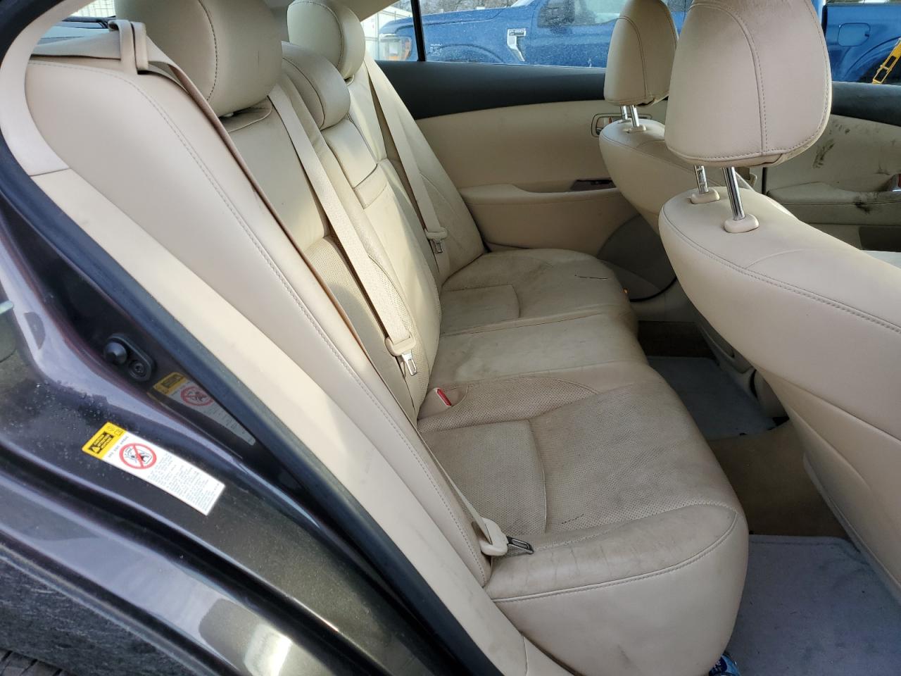 2010 Lexus ES - Image 10