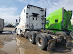 2017 Freightliner Cascadia Semi Truck for Sale in Elgin, IL - Side