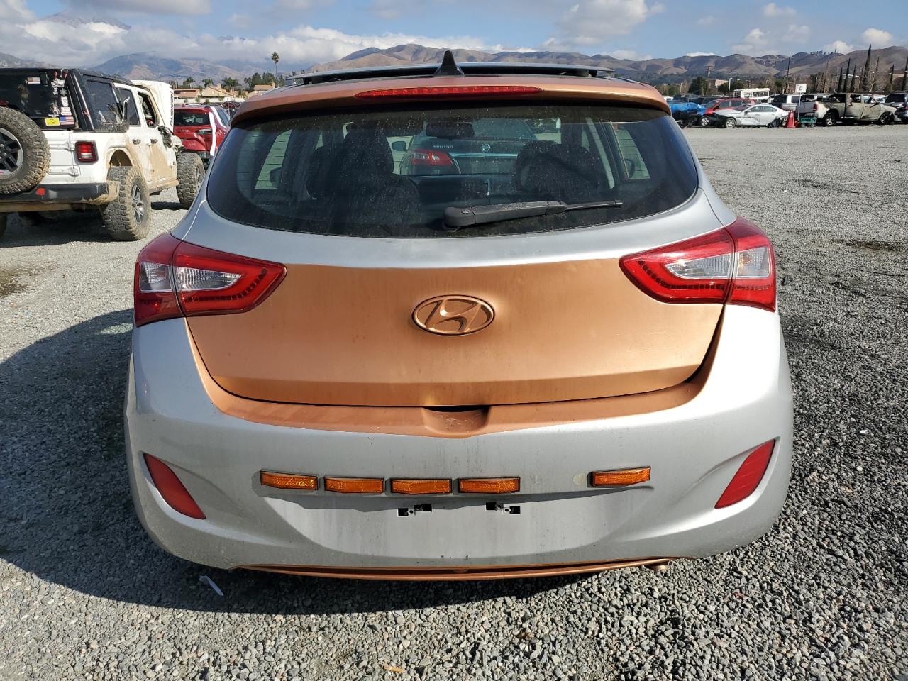 2016 Hyundai Elantra - Image 6