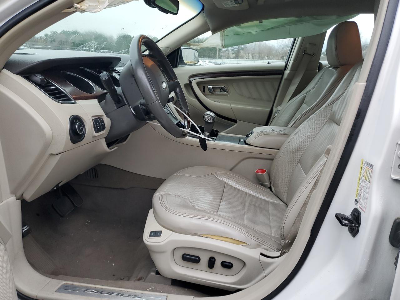 2010 Ford Taurus - Image 7