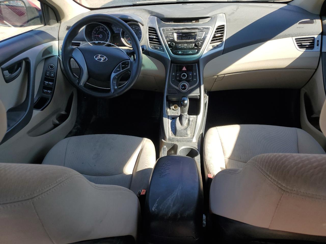 2016 Hyundai Elantra - Image 8