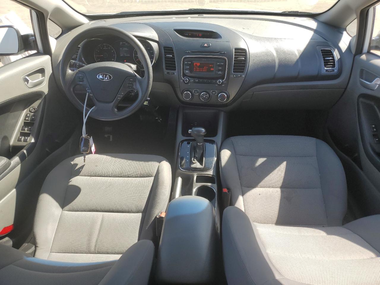 2017 Kia Forte - Image 8