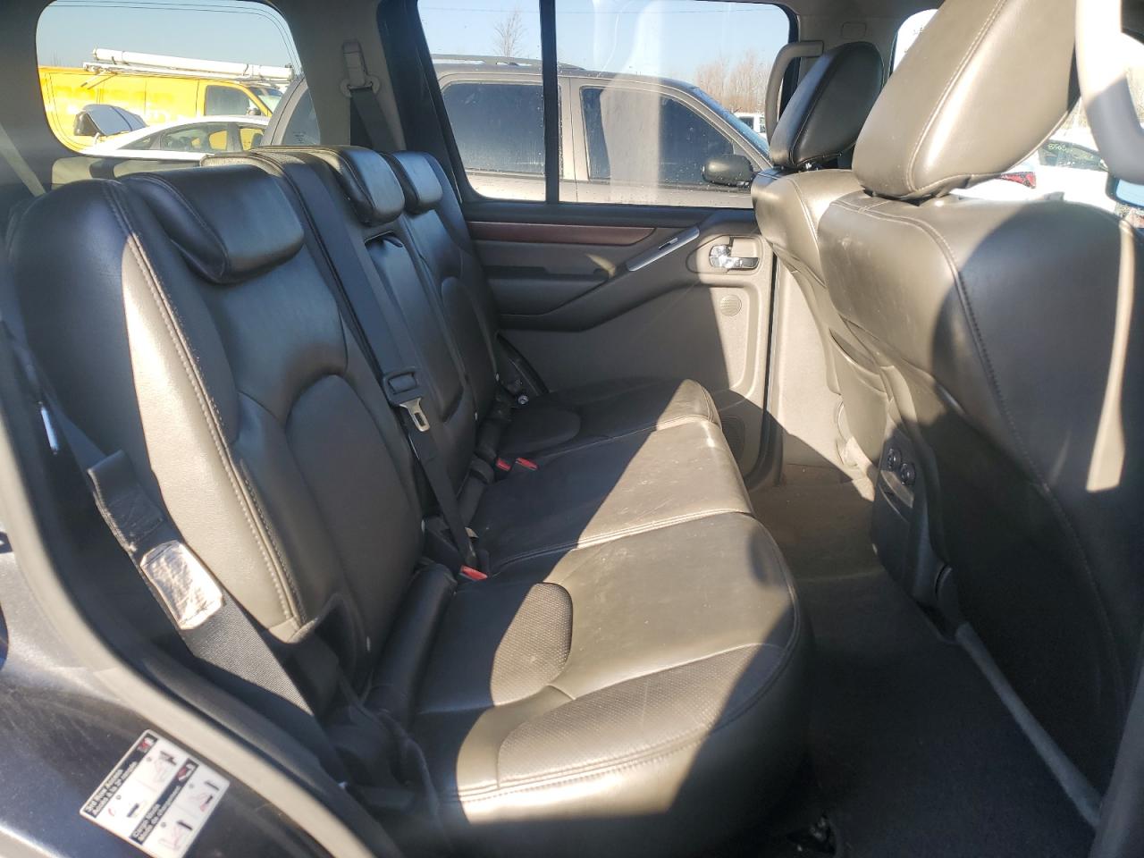 2010 Nissan Pathfinder - Image 11