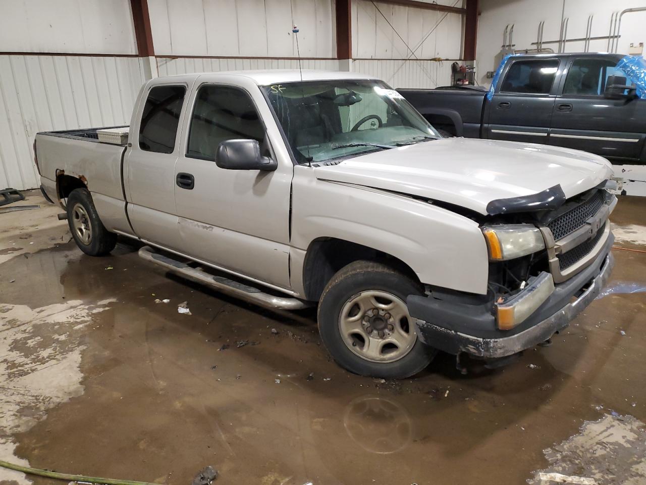 2004 Chevrolet Silverado - Image 4